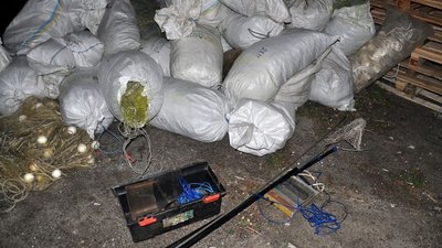 На Черкащині затримали колишнього правоохоронця, який налагодив незаконний рибний промисел На Черкащині затримали колишнього правоохоронця, який налагодив незаконний рибний промисел