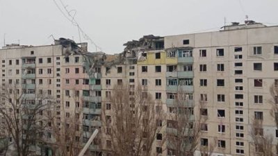 На Куп'янщині російська авіабомба знесла декілька поверхів дев'ятиповерхівки