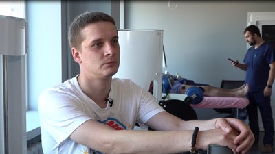 Мотивує футболом: як черкаський реабілітолог відновлює бійців Мотивує футболом: як черкаський реабілітолог відновлює бійців