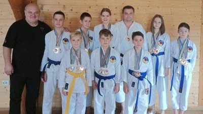 Спортсмени з Новомосковська на Дніпропетровщині здобули 39 медалей на Чемпіонаті України з карате