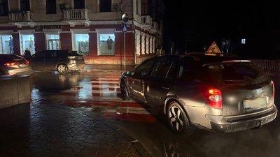 ДТП у Чернігові: на пішохідних переходах збили двох людей, їх госпіталізували