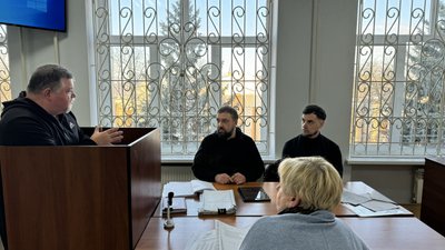 У судовому засіданні слухають судмедексперта у справі бійки в ТЦК