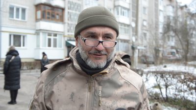 У Житомирі попрощалися із загиблим командиром підрозділу добровольчого мобільного шпиталю Сергієм Гарбарчуком У Житомирі попрощалися із загиблим командиром підрозділу добровольчого мобільного шпиталю Сергієм Гарбарчуком