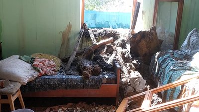 Поранена дитина та згорілі й зруйновані хати: наслідки російської атаки на Хмельниччині Поранена дитина та згорілі й зруйновані хати: наслідки російської атаки на Хмельниччині