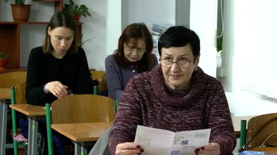 Двічі на тиждень, навіть без світла: як переселенці Рівному вчать українську мову і чи є прогрес Двічі на тиждень, навіть без світла: як переселенці Рівному вчать українську мову і чи є прогрес
