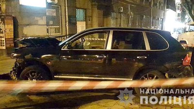В Одесі зіткнулись дві автівки: 1 загиблий, 4 травмованих В Одесі зіткнулись дві автівки: 1 загиблий, 4 травмованих