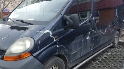 Покриття на авто, яке облили невідомою речовиною в Тернополі Покриття на авто, яке облили невідомою речовиною в Тернополі