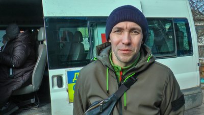 евакуація люди діти прифронтове селище Зоря волонтери допомога Донецька область евакуація люди діти прифронтове селище Зоря волонтери допомога Донецька область