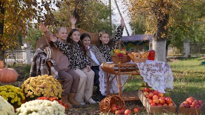 Благодійна фотосесія у селищі Сутиски, що на Вінниччині