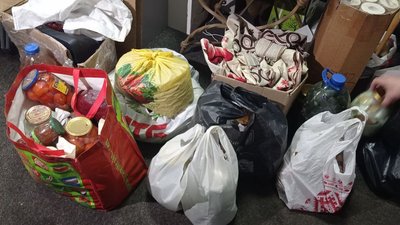 Мешканці й волонтери Сумщини збирають та відправляють харчі до прикордонної Харківщини