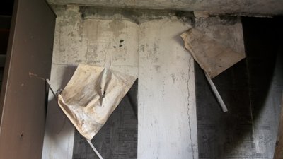 У Харкові мешканці обстріляної багатоповерхівки просять обстежити будинок У Харкові мешканці обстріляної багатоповерхівки просять обстежити будинок