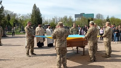 Микулинецьке кладовище в Тернополі, 9 квітня, 2024 Микулинецьке кладовище в Тернополі, 9 квітня, 2024
