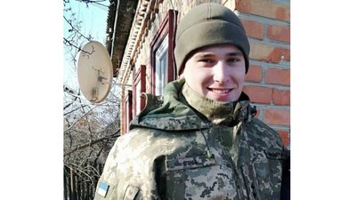"Суд ДНР" засудив до 26 років тюрми. З полону повернули 25-річного оборонця Маріуполя, морпіха з Кіровоградщини "Суд ДНР" засудив до 26 років тюрми. З полону повернули 25-річного оборонця Маріуполя, морпіха з Кіровоградщини