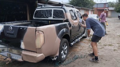 Тренер з бальних танців камуфлює авто для бійців Тренер з бальних танців камуфлює авто для бійців