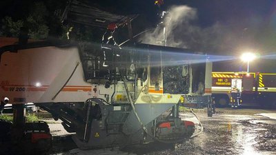 Підпал дорожньої техніки у Миколаєві: пожежу вдалося загасити. Поліція розшукує причетних до злочину Підпал дорожньої техніки у Миколаєві: пожежу вдалося загасити. Поліція розшукує причетних до злочину
