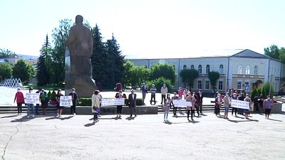 На Житомирщині жителі двох сіл протестували проти приєднання до сусідньої ОТГ