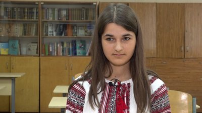 "Склала за 15 хвилин": випускниця з Харкова отримала найвищий бал за тест української мови