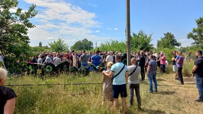 "Розсічення були по всьому тілу": біля Кременчука поховали загиблого через обстріл Андрія Красюка "Розсічення були по всьому тілу": біля Кременчука поховали загиблого через обстріл Андрія Красюка