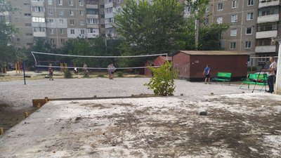 Жителі вулиці Жадова у Кропивницькому протестують проти будівництва гаража на дитмайданчику