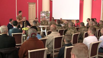 У Запоріжжі представили четвертий том видання «Усної історії російсько-української війни» У Запоріжжі представили четвертий том видання «Усної історії російсько-української війни»