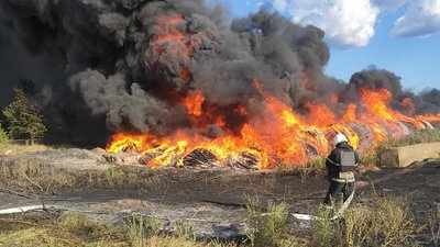 Рятувальники Миколаївщини протягом доби загасили вісім пожеж, дві з них сталися через обстріли Рятувальники Миколаївщини протягом доби загасили вісім пожеж, дві з них сталися через обстріли