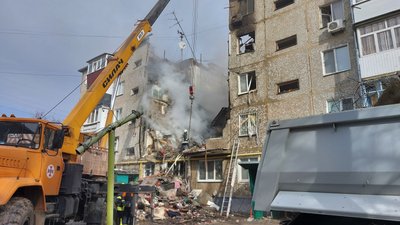 Семеро людей у лікарні через влучання безпілотника в Сумах Семеро людей у лікарні через влучання безпілотника в Сумах