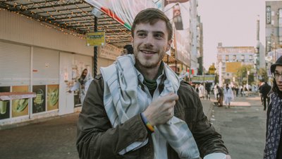 Хасиди моляться, а комунальники прибирають: триває третій день святкувань Рош га-Шана Хасиди моляться, а комунальники прибирають: триває третій день святкувань Рош га-Шана