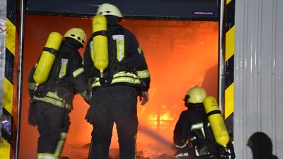 На Одещині рятувальники гасили пожежу на заводі понад 6 годин На Одещині рятувальники гасили пожежу на заводі понад 6 годин