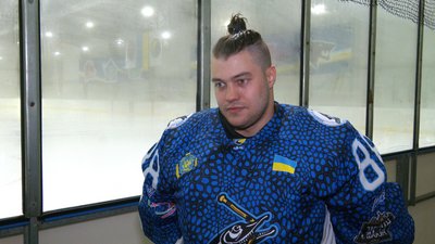 Виїхали з-під окупації. Як у Калуші тренується і готується до нового сезону хокейний клуб "Дніпро" з Херсона Виїхали з-під окупації. Як у Калуші тренується і готується до нового сезону хокейний клуб "Дніпро" з Херсона