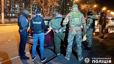 Затримання підозрюванного, поліція