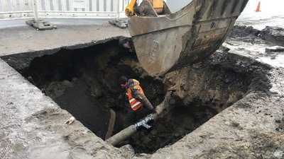 У Житомирі через аварію на колекторі обмежили рух тролейбусів до мікрорайону Богунія У Житомирі через аварію на колекторі обмежили рух тролейбусів до мікрорайону Богунія