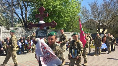Не повернулися з війни: у Черкасах попрощалися з двома прикордонниками Не повернулися з війни: у Черкасах попрощалися з двома прикордонниками