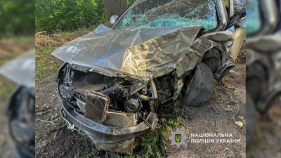 Смертельна ДТП на Чернігівщині: водій загинув, 20-річна пасажирка — у лікарні