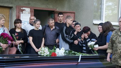 "Ми мріяли повернутись додому": на Одещині попрощалися із загиблим військовим медиком "Ми мріяли повернутись додому": на Одещині попрощалися із загиблим військовим медиком