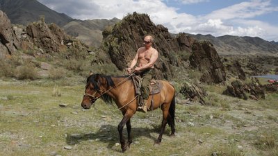 "Токсична маскулінність": Джонсон покепкував з любові Путіна до оголених фото. Той відповів