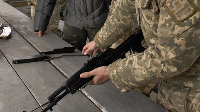 Єдиний стрілецький день. На полігоні на Франківщині навчали резервістів Єдиний стрілецький день. На полігоні на Франківщині навчали резервістів