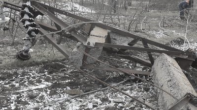 "Ми працюємо на своєму фронті" – енергетики Житомирщини про відновлення ліній електропередач на Херсонщині "Ми працюємо на своєму фронті" – енергетики Житомирщини про відновлення ліній електропередач на Херсонщині