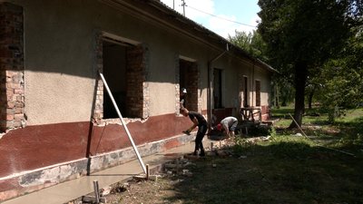 На Івано-Франківщині волонтери облаштовують відділення для переселенців і паліативних хворих