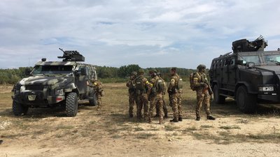 Навчання на Яворівському полігоні: військовослужбовці відпрацьовують бій у місті