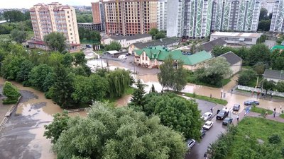Опади чи спущена у ставах вода? Прокуратура з’ясовує причину потопу у Франківську