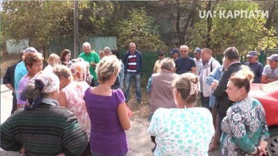 Жителі села Кремидова на Франківщині вимагають повернути їхньому селу 200 гектарів землі