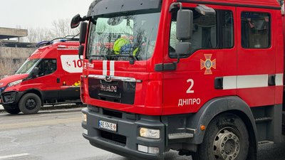 пожежні авто, ДСНС, атака на Дніпро, 5 січня 2026