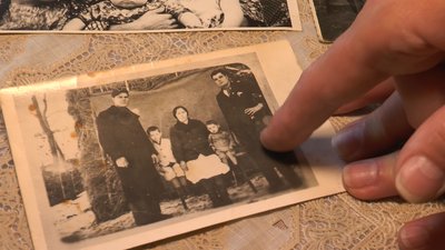 Перший зліва — Андрій Левенець з сім'єю Перший зліва — Андрій Левенець з сім'єю