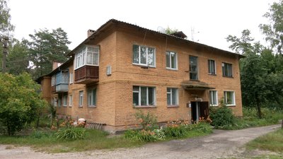 Возять з Чернігова, набирають дощову: коли в будинку у Халявині полагодять водогін