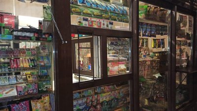 В Одесі затримали жінку з револьвером. Її звинувачують у нападі на МАФ В Одесі затримали жінку з револьвером. Її звинувачують у нападі на МАФ