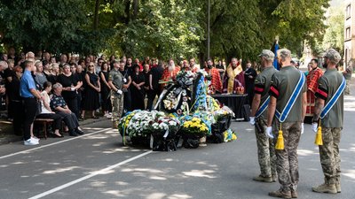 В Ужгороді попрощалися з полеглим захисником Ференцом Сімйоном В Ужгороді попрощалися з полеглим захисником Ференцом Сімйоном