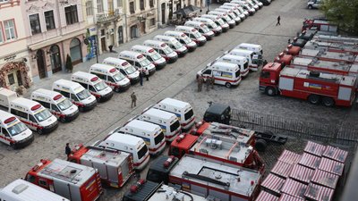 68 рятувальних автомобілів