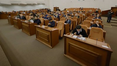 Міськрада Дніпра на фініші каденції: дві третини депутатів за час роботи змінили фракції Міськрада Дніпра на фініші каденції: дві третини депутатів за час роботи змінили фракції