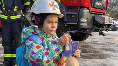 У чотири роки отримала орден за порятунок від пожежі. Поліна. СУСПІЛЬНЕ | ЛЮДИ