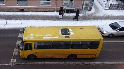 Траснпорт, маршрутка, зима, 30 грудня 2025, Тернопіль